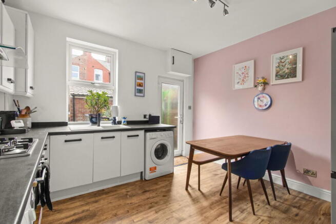 2 bed Terraced for sale Image 6