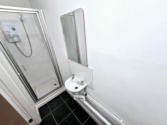 6 bed Block of Apartments for sale Image 7
