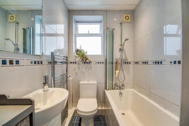 BATHROOM/W.C.