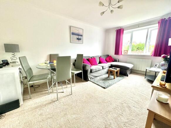 3 Ospreys living ...