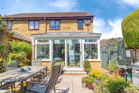 North Close, Milton Keynes, MK17