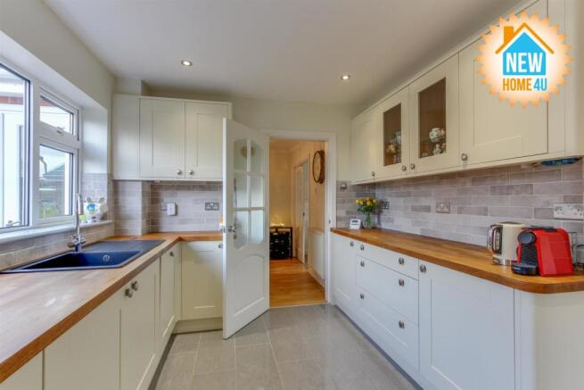 KITCHEN: