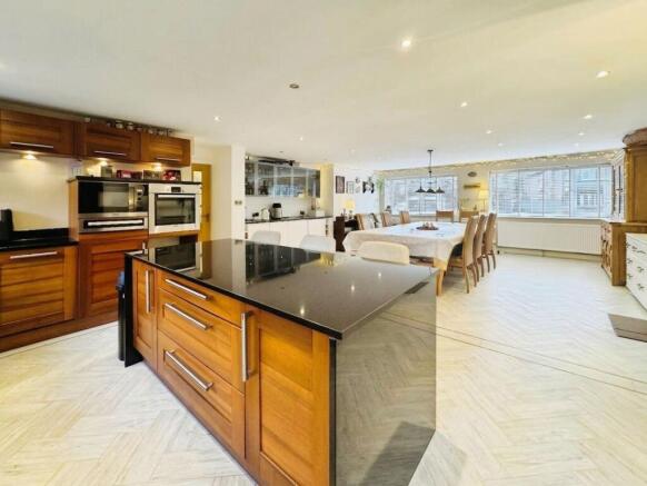 Hazelwood Road, Wilmslow, SK9 photo 4