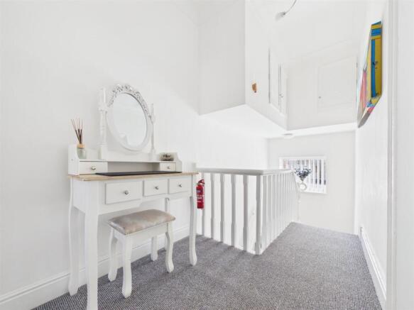 3 bed Terraced for sale Image 6