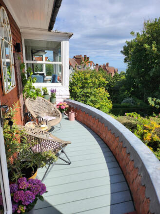 2 bed Flat for sale Image 9