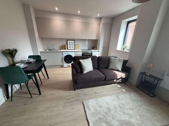 apt_13_20_westfield_terrace