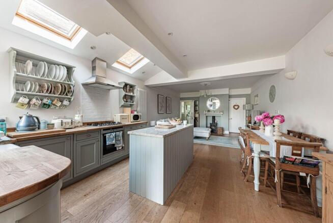 Kitchen/Dining Room (2)