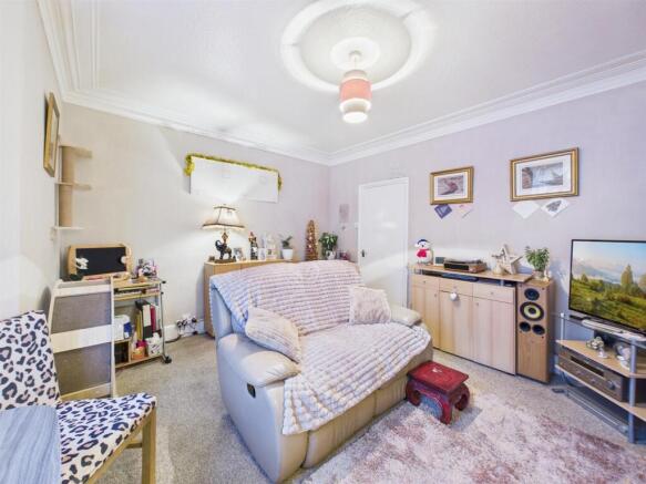 2 bed Maisonette for sale Image 4