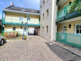 Flat 3, Wimbledon Court, St Florence Parade, Tenby SA70 7DZ