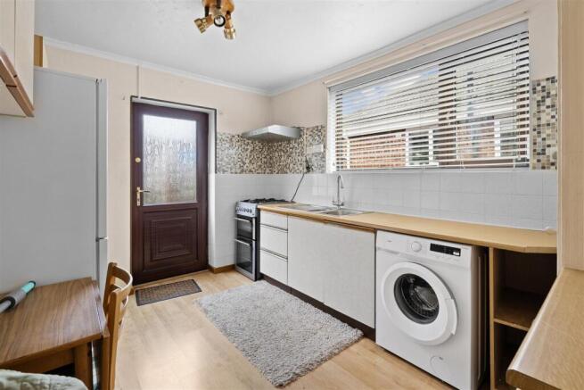 2 bed Bungalow for sale Image 3