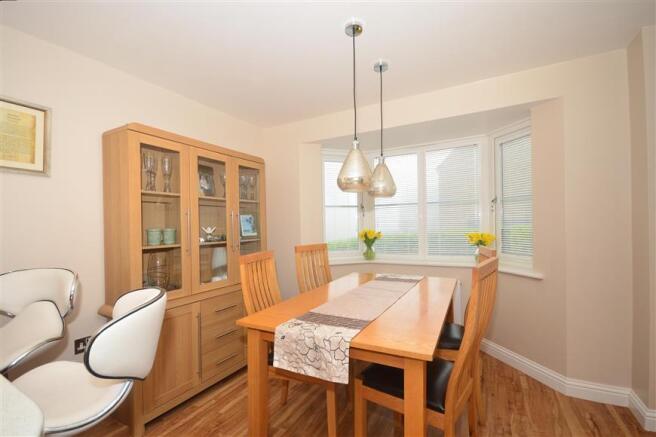 Kitchen/ Dining Room