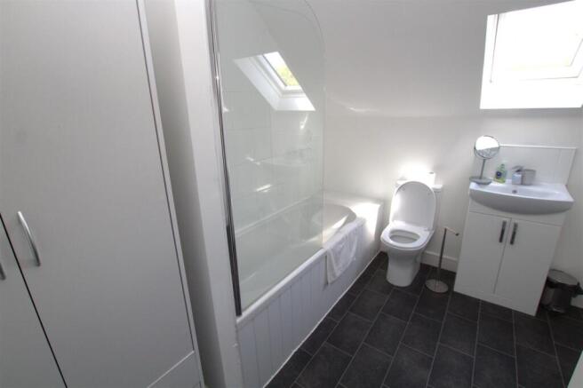 1 bed Apartment to rent Image 6