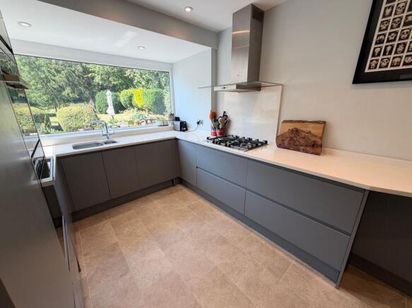 3 bed Detached for sale Image 4