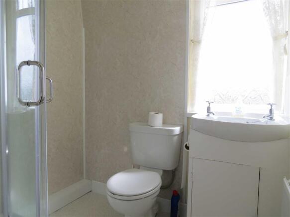 Shower Room: