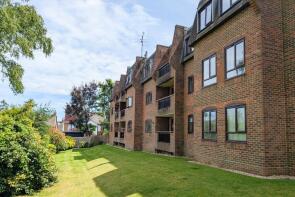 5, Romley Court, Farnham GU9 8NJ
