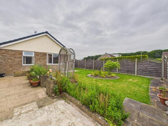 2 bed Detached Bungalow for sale Image 10