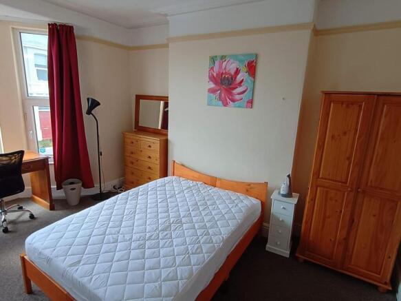8 Sea View bedroom 3.jpg