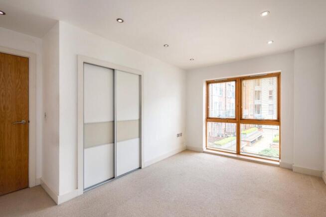 2 bed Flat to rent Image 4