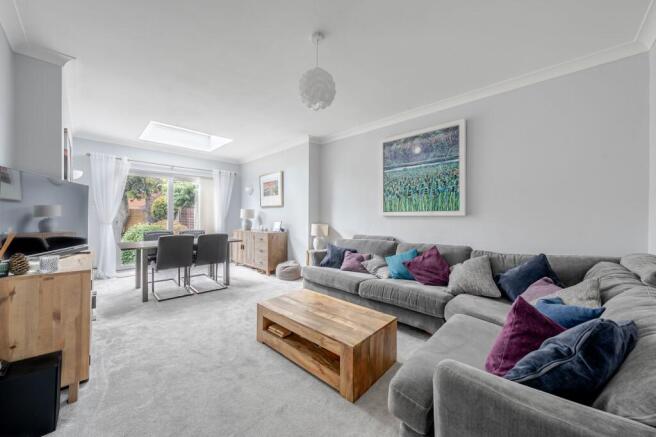 4 bed Semi-Detached for sale Image 5