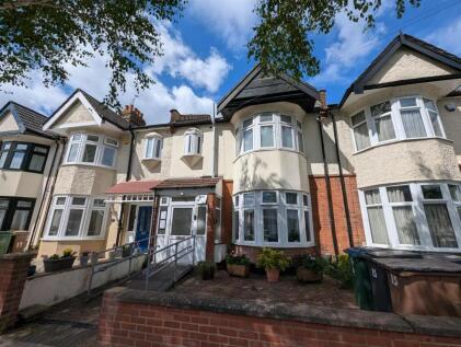 Forest View Road, London