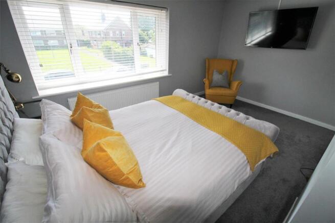 Bed1a.JPG