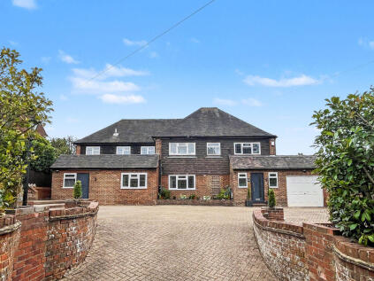 Hamilton Road - 4 Bed House With Additional Self-Contained Annex