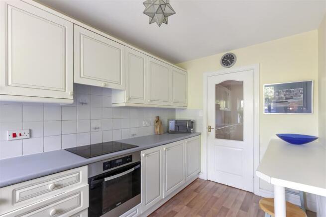 4 bed Detached Bungalow for sale Image 10