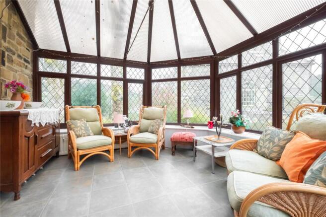 4 bed Detached for sale Image 7