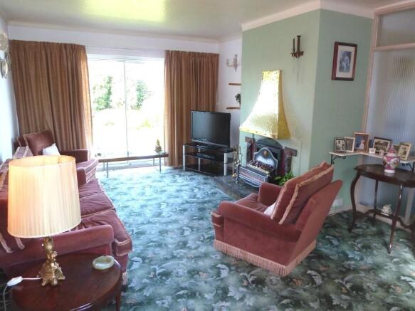 Lounge/dining room