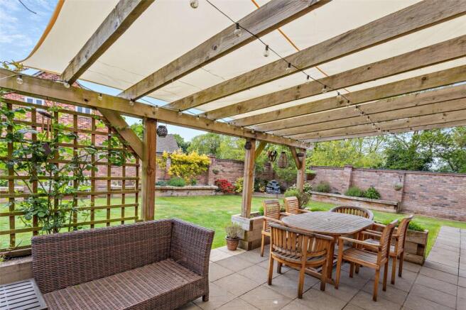 Fieldings Drive, Yaxham, Dereham, Norfolk, NR19 photo 2