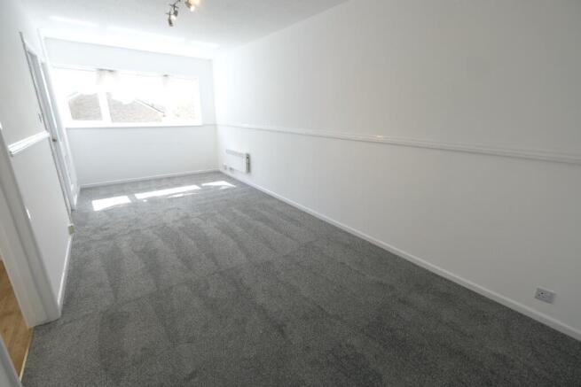 SITTING/DINING ROOM