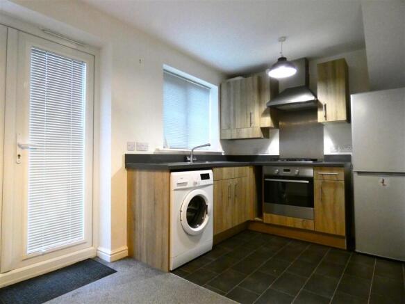 KITCHEN/DINING ROOM