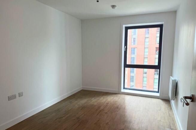3 bed Apartment for sale Image 6