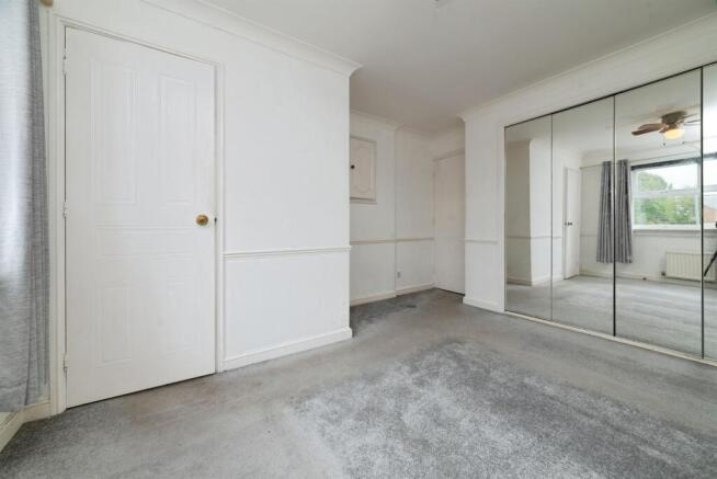 4 bed Detached for sale Image 11