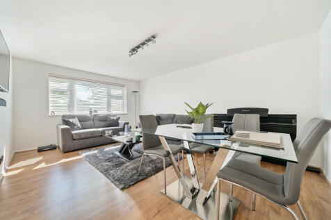 Myddelton Park, Whetstone, N20