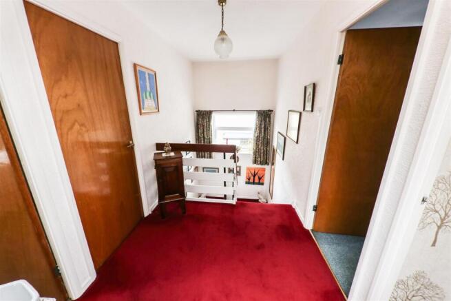4 bed Detached for sale Image 11