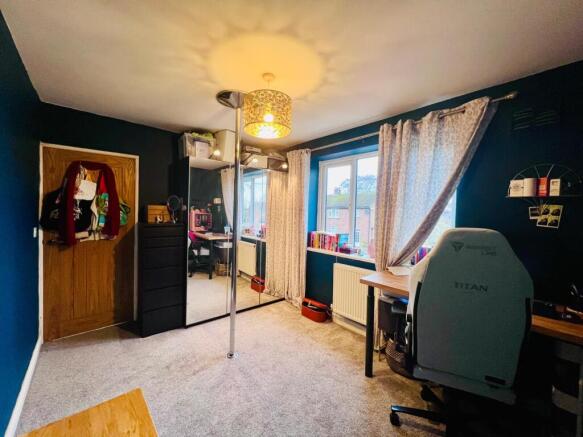 BEDROOM 2.jpg