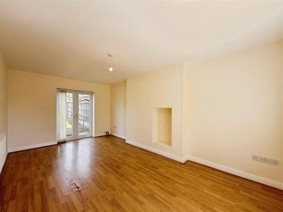 Fourth Avenue, Edwinstowe, Mansfield photo 5