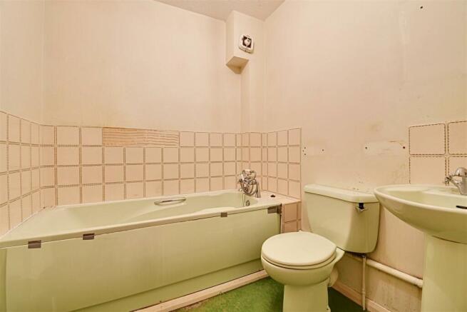 Bathroom.jpg