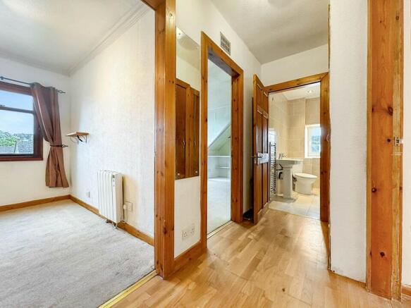 Top floor Flat 2/1 McLullich Buildings, Lorne Street, Lochgilphead, PA31 8LU photo 4