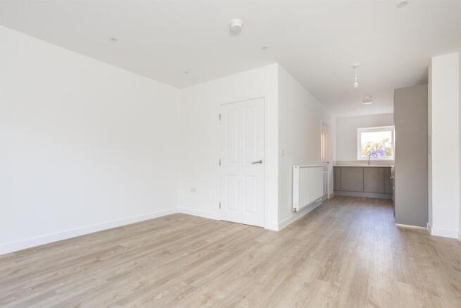 Ghyllgrove Close, Basildon photo 4