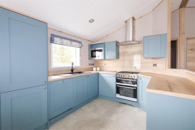2 bed Park Home for sale Image 4