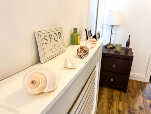 1 bed Flat for sale Image 8