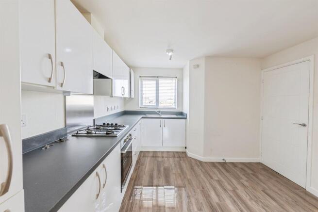 3 bed Semi-Detached for sale Image 4