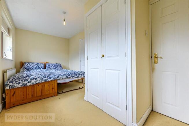5 bed Detached for sale Image 10