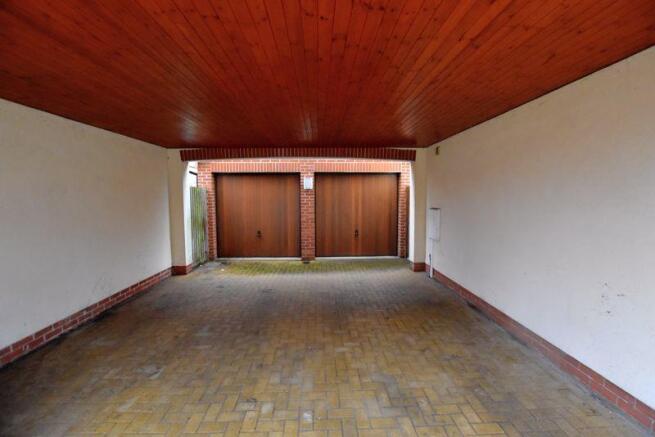 Garages 