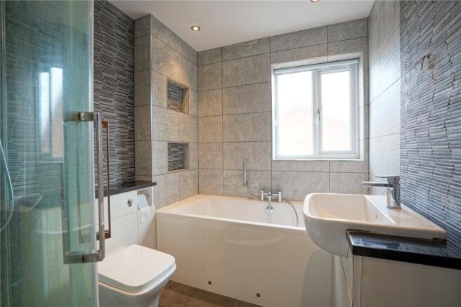 4 bed Detached for sale Image 12