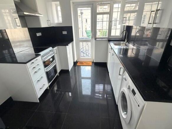 KITCHEN 1.jpg