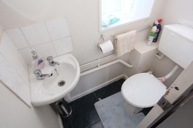 Cloakroom/wc