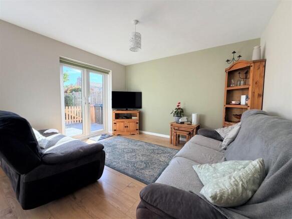 LOUNGE AREA